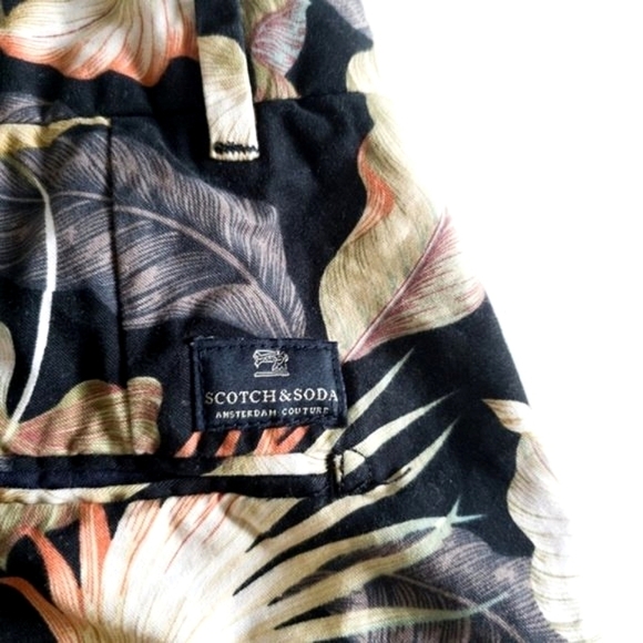 Scotch & Soda Tropical Print 8" Inseam Cotton Shorts - Picture 5 of 14